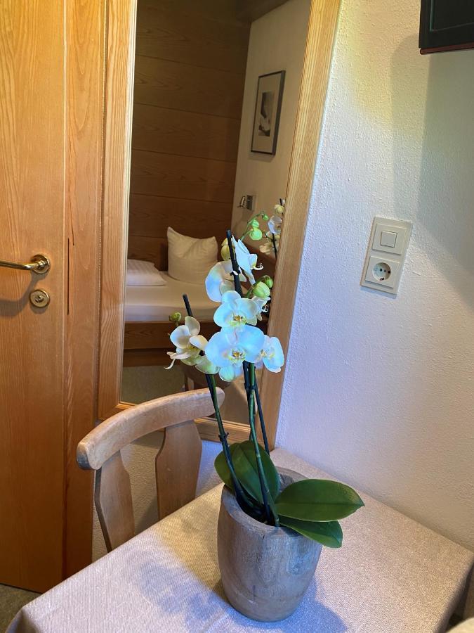 Hotel Zirbenhof Sankt Leonhard im Pitztal Værelse billede